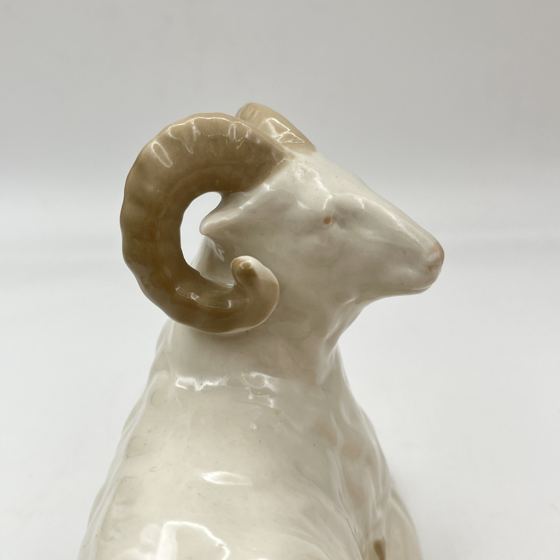Статуэтка "Баран", фарфор, роспись, Городницкий фарфоровый завод, СССР, 1960-1980 гг., Городницкий фарфоровый завод