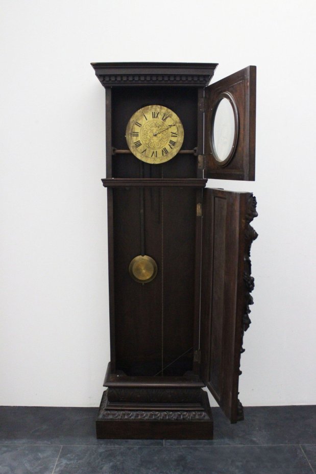 Гостиная резная, 2 буфета, сервант, стол, 12 стульев, часы, люстра