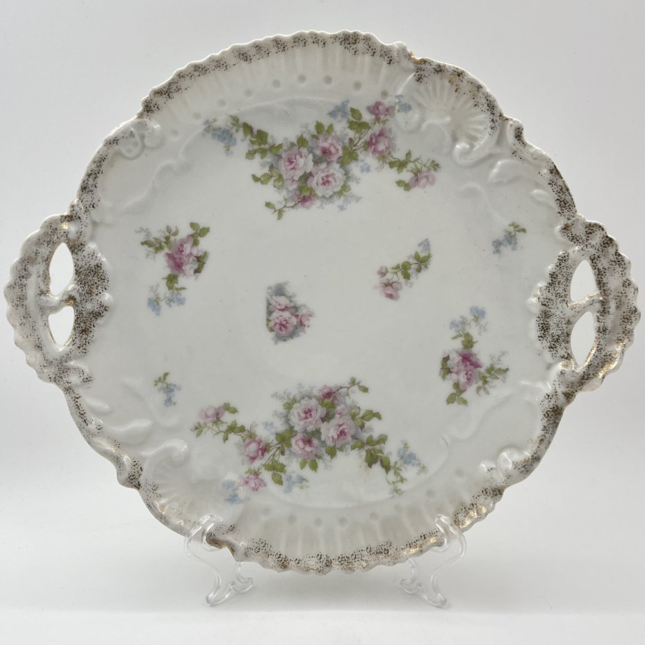Блюдо, украшенное нежным цветочным декором, Proeschold & Co, фарфор, деколь, золочение, Богемия, 1891-1945 гг.
