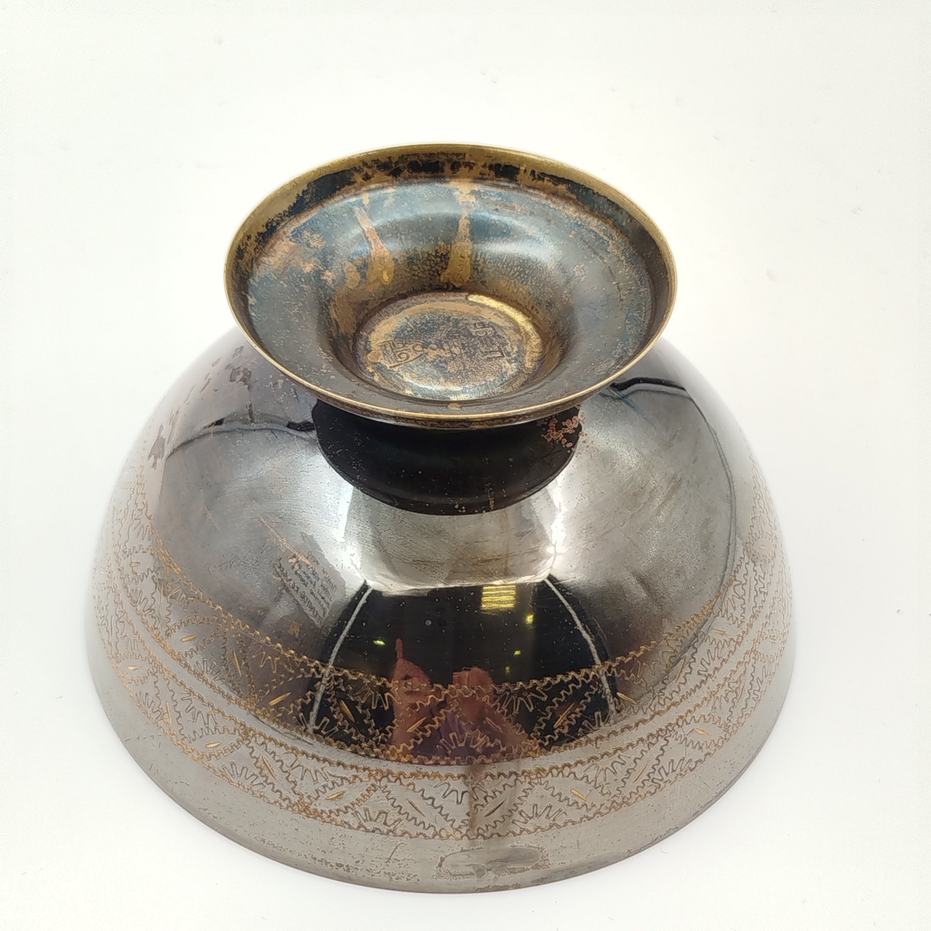 Ваза (конфетница), украшенная растительным орнаментом, мНЦ (медь-никель-цинк), СССР, 1970-1990 гг.