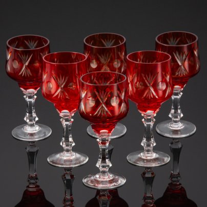 Набор бокалов красного оттенка на 6 персон, хрусталь, нацвет, алмазная грань, Стекольный завод «Красный май», СССР, 1960-1980 гг.