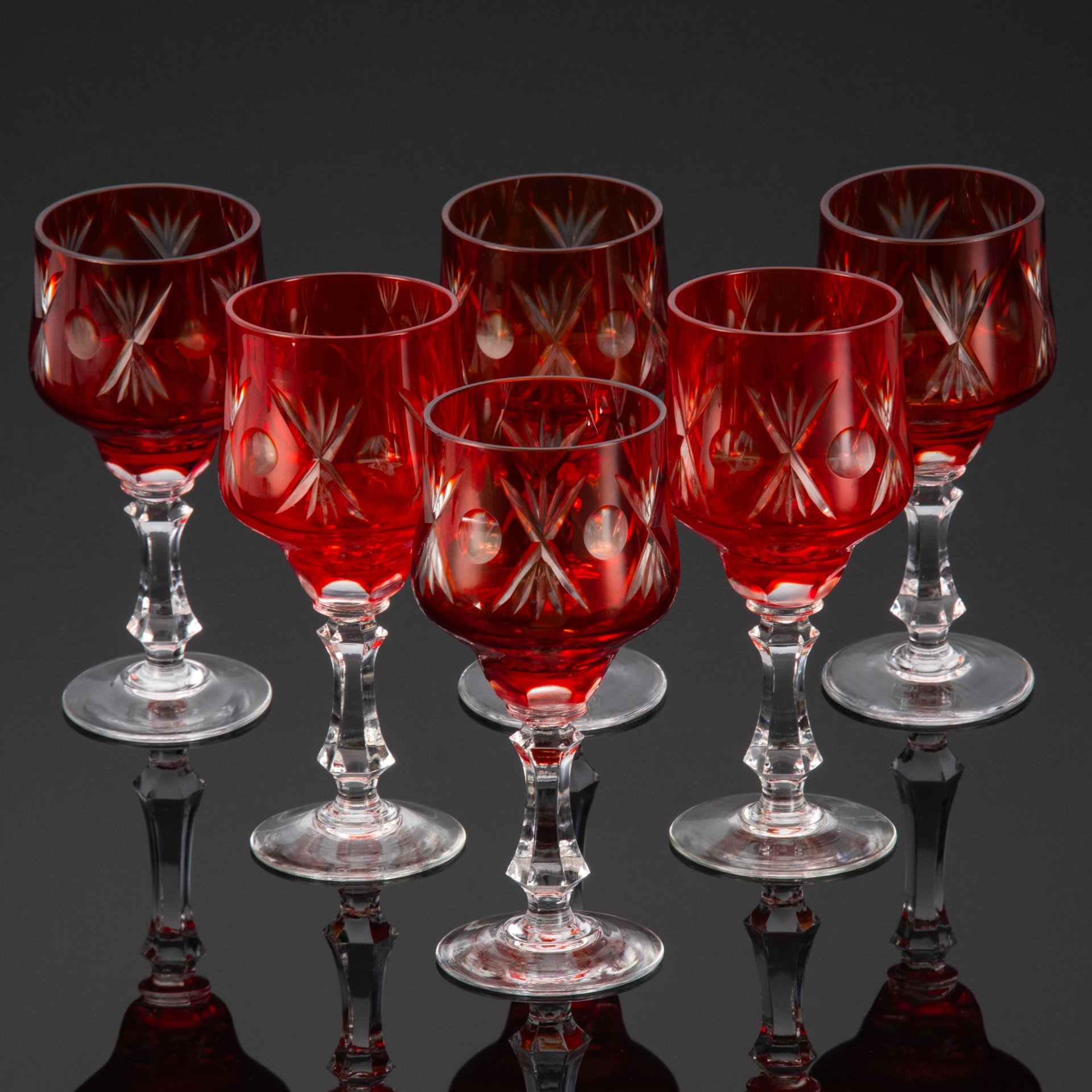 Набор бокалов красного оттенка на 6 персон, хрусталь, нацвет, алмазная грань, Стекольный завод «Красный май», СССР, 1960-1980 гг.