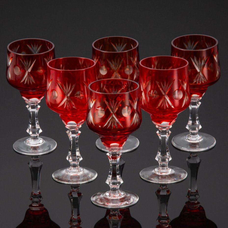 Набор бокалов красного оттенка на 6 персон, хрусталь, нацвет, алмазная грань, Стекольный завод «Красный май», СССР, 1960-1980 гг.