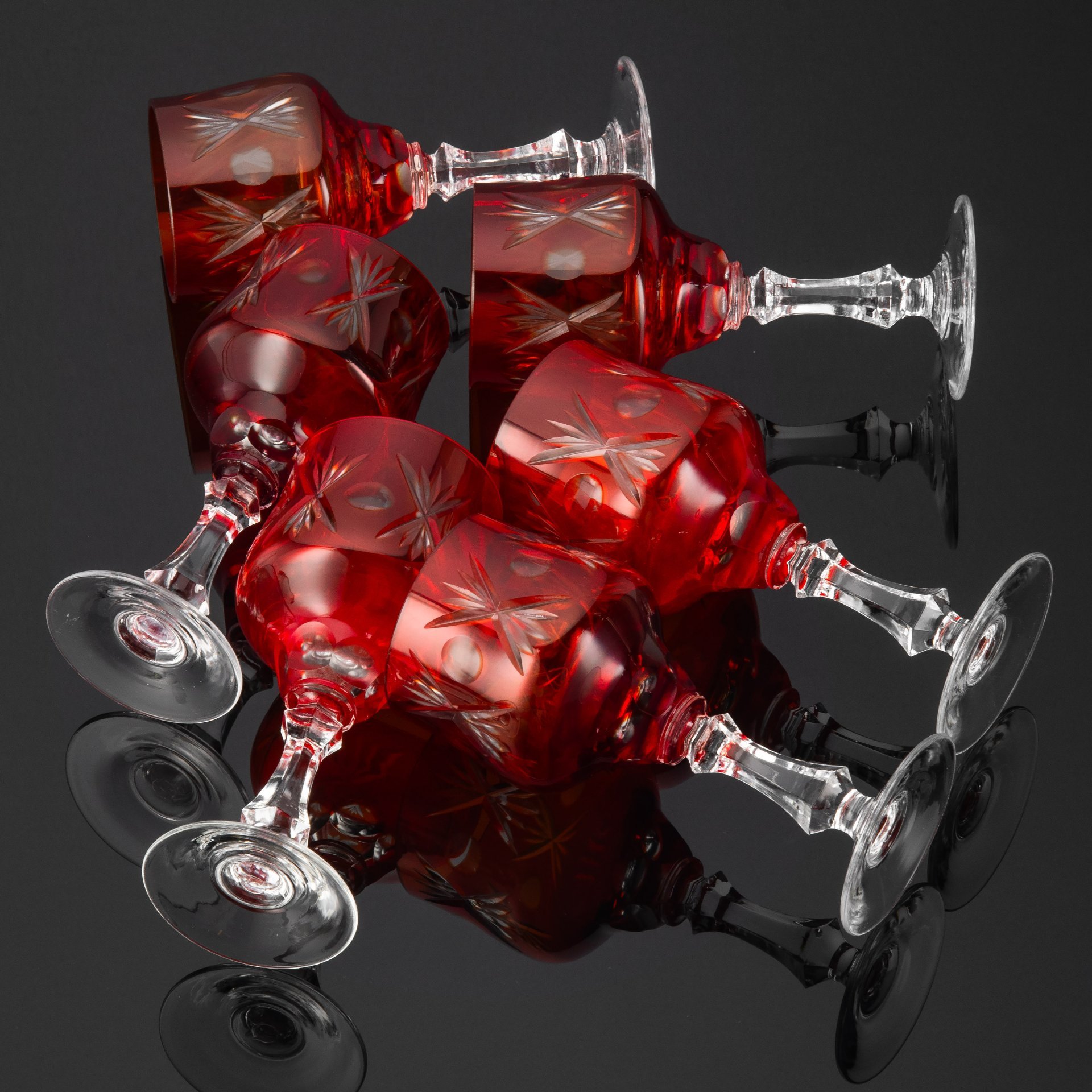 Набор бокалов красного оттенка на 6 персон, хрусталь, нацвет, алмазная грань, Стекольный завод «Красный май», СССР, 1960-1980 гг.