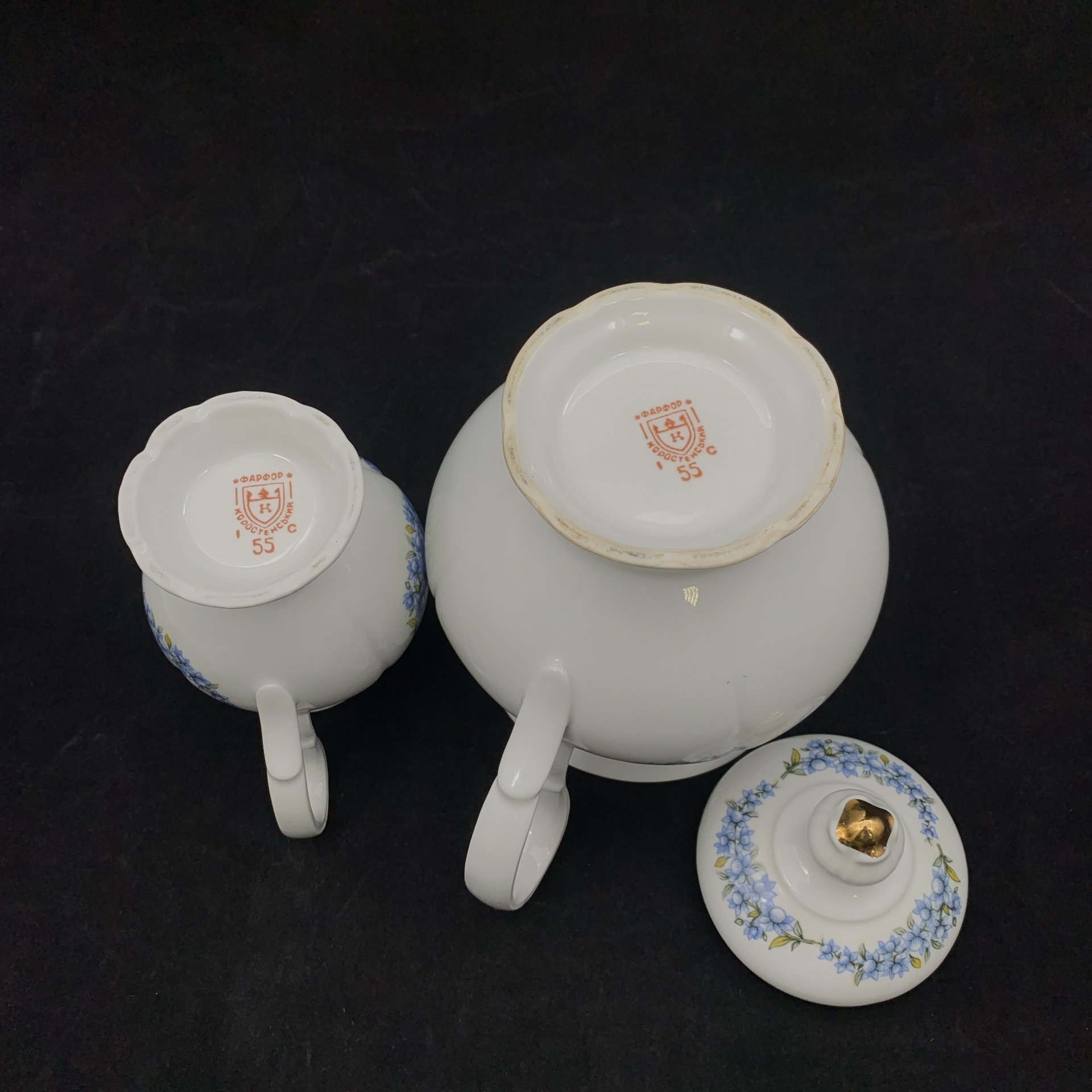 Чайник и молочник с цветочным декором, Коростенский фарфоровый завод (КФЗ)