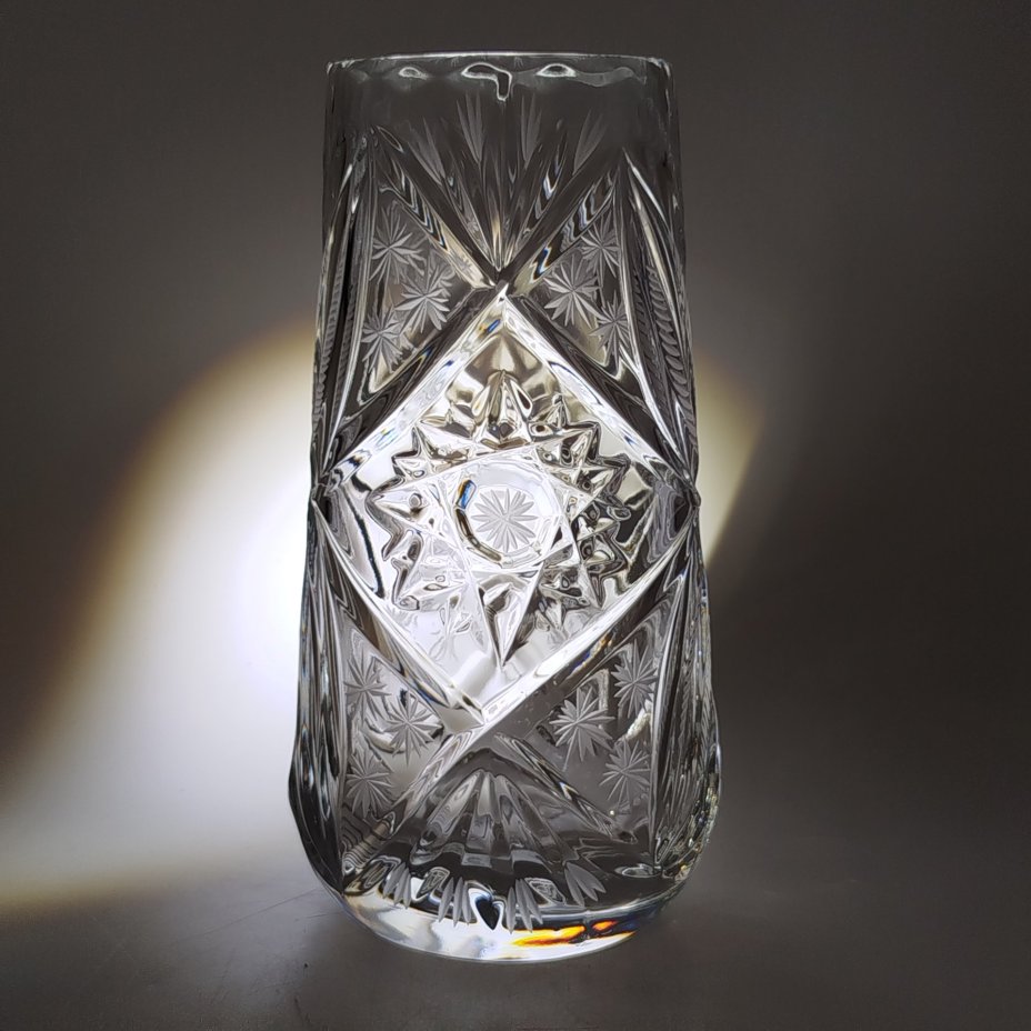Ваза для цветов с резным декором, хрусталь, алмазная грань, СССР, 1970-1990 гг.