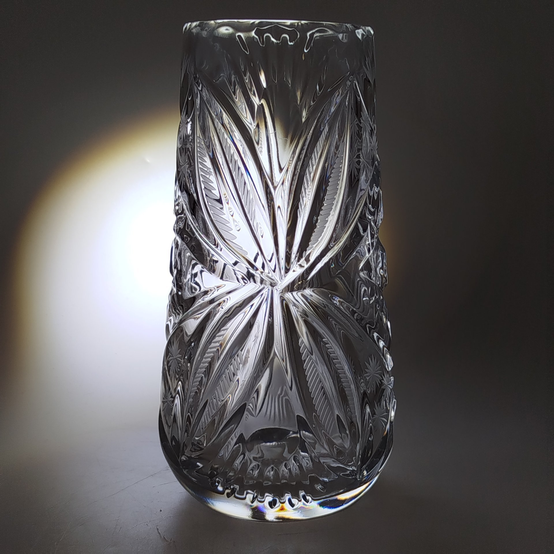 Ваза для цветов с резным декором, хрусталь, алмазная грань, СССР, 1970-1990 гг.