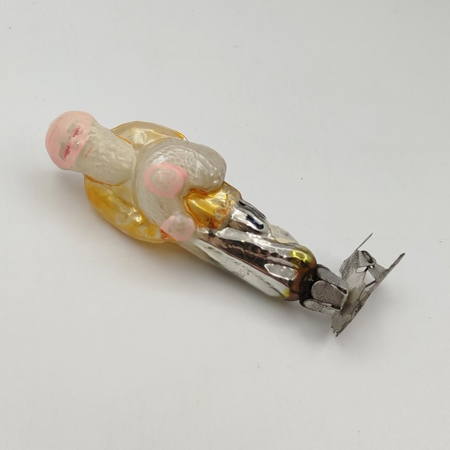 Игрушка ёлочная на прищепке "Старик с неводом" по мотивам произведения А.С. Пушкина "Сказка о рыбаке и рыбке", стекло, роспись, металл, Завод стеклянных ёлочных украшений и оптических изделий, г. Москва, СССР, 1950-1960 гг.