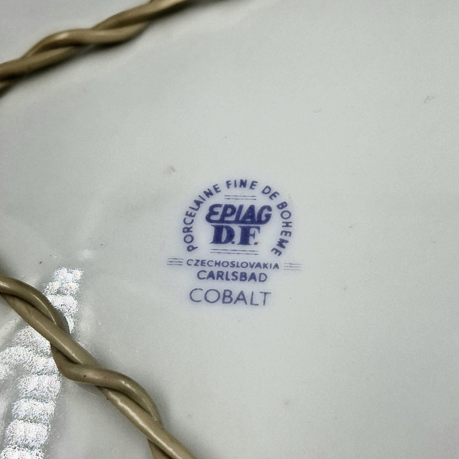 Тарелка настенная с цветочным декором, Epiag Royal Czechoslovakia
