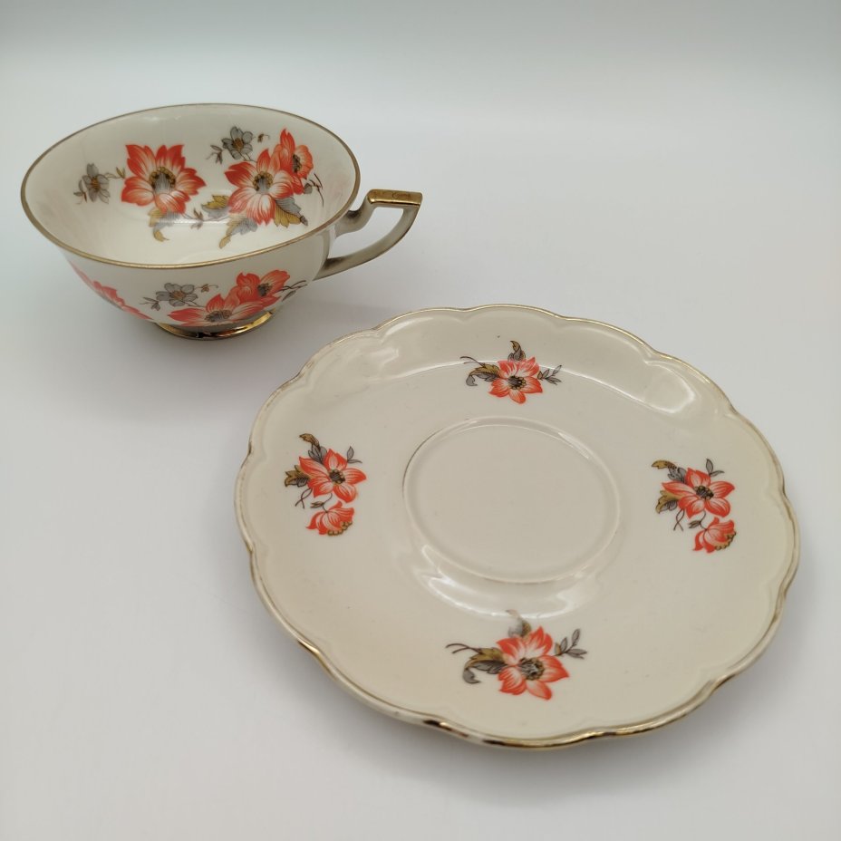 Пара чайная, украшенная цветочным декором, M&Сo Bavaria, фарфор, деколь, золочение, Германия, 1940-1960 гг.