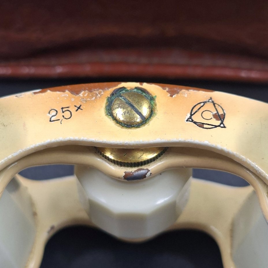 Бинокль театральный в кофре, металл, пластик, стекло, искусственная кожа, Лыткаринский завод оптического стекла (ЛЗОС), СССР, 1950-1980 гг.