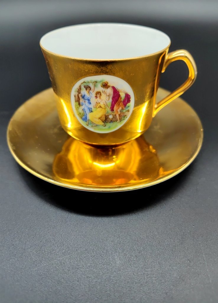 Набор из 5 чайных пар украшенных галантными сценами, Epiag Lofida Porcelain