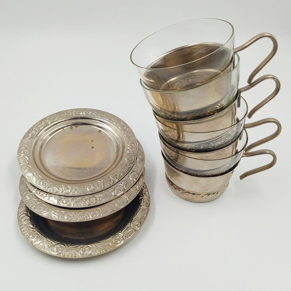 Набор из четырех чайно-кофейных пар (блюдца и подстаканники со стаканами)