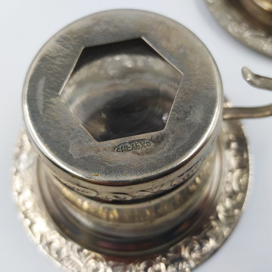 Набор из четырех чайно-кофейных пар (блюдца и подстаканники со стаканами)