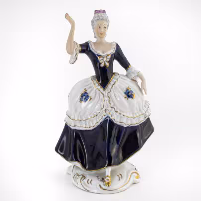 Статуэтка "Дама с цветком", Royal Dux