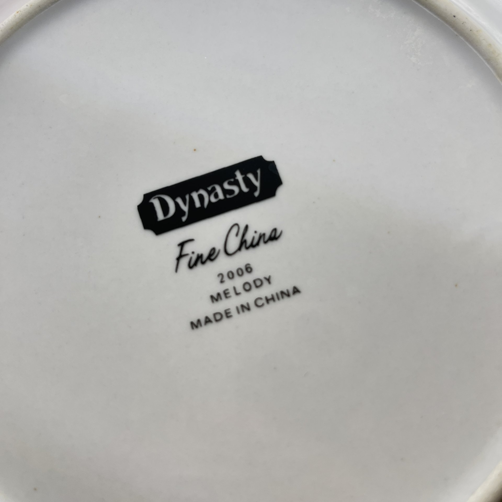 Набор из 2 обеденных тарелок и  2 блюд круглой формы с цветочным декором, Dynasty Fine China, фарфор, деколь, золочение, Китай, 1970-1990 гг.