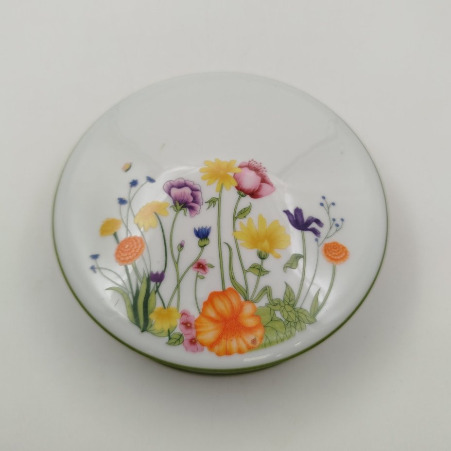 Шкатулка с цветочным декором Denby Limoges Porcelain, фарфор, деколь, Франция, 1973 г.