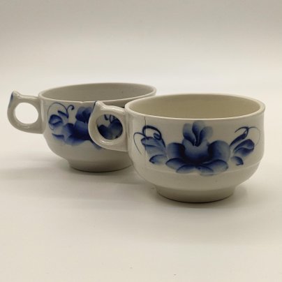Пара чашек с цветочным декором (в подборе), фарфор, роспись, Речицкий фарфоровый завод (Гжель), СССР, 1970-2011 гг.
