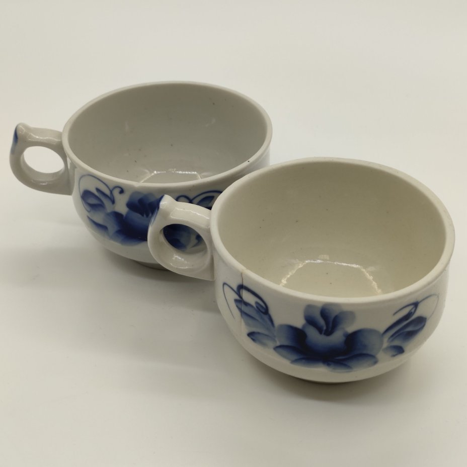 Пара чашек с цветочным декором (в подборе), фарфор, роспись, Речицкий фарфоровый завод (Гжель), СССР, 1970-2011 гг.