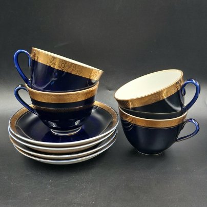 Набор из четырех чайных пар с орнаментальной каймой, фарфор, крытье кобальтом, золочение, Ленинградский фарфоровый завод (ЛФЗ), СССР, 1960-1970 гг.