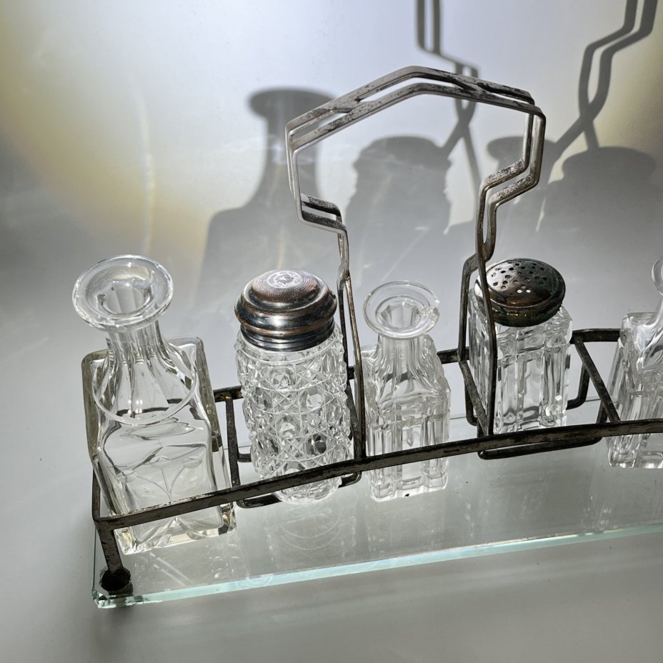 Набор для специй (круэт, столовая передача, судок) из пяти предметов в подборе