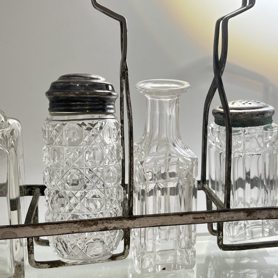 Набор для специй (круэт, столовая передача, судок) из пяти предметов в подборе