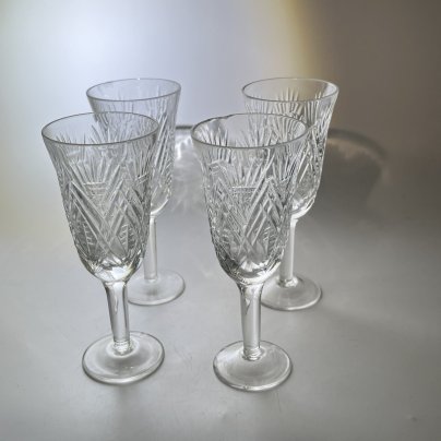 Набор из 4 рюмок с резным геометрическим декором, стекло, алмазная грань, СССР, 1970-1990 гг.