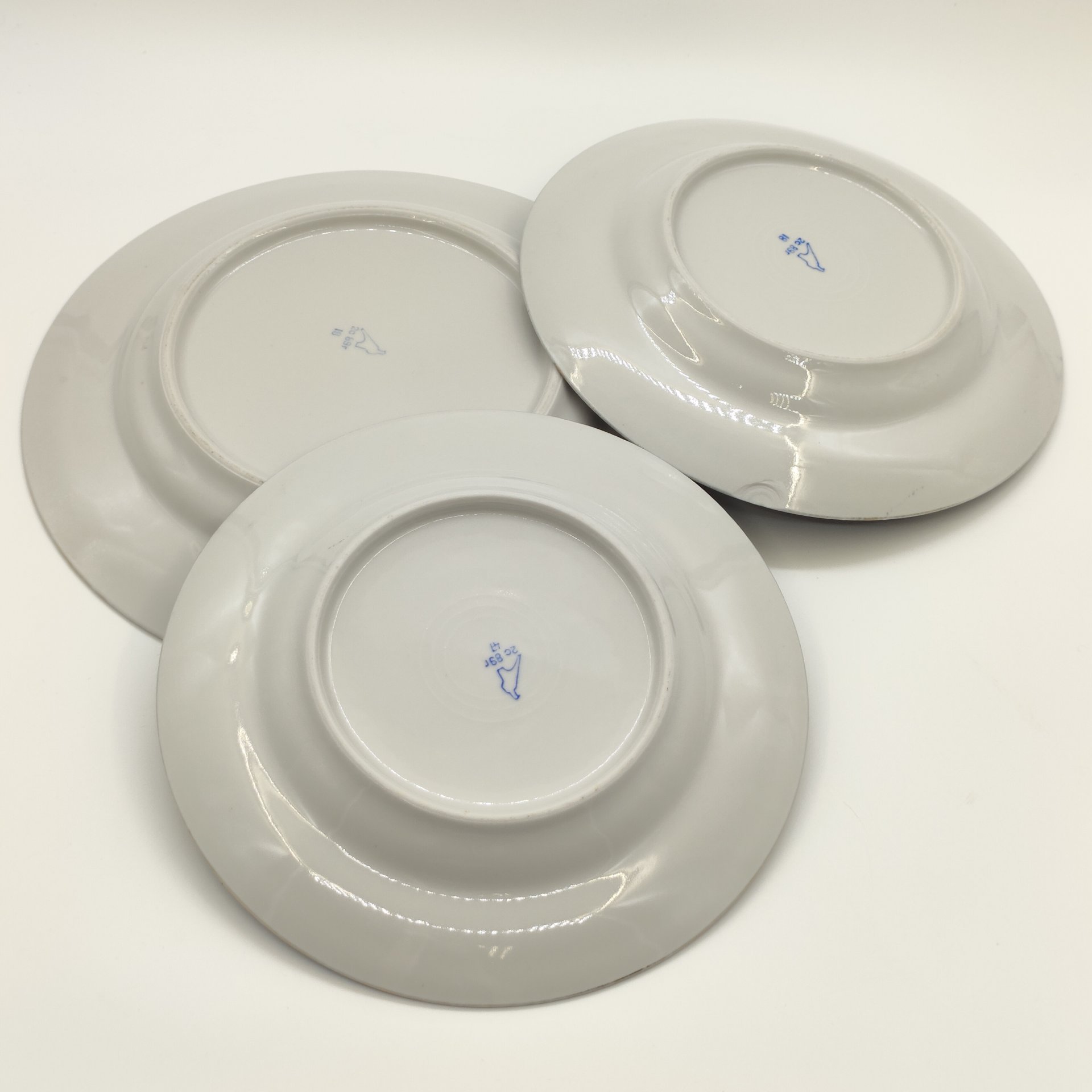 Набор из обеденной и 2-х десертных тарелок "Крыжовник", фарфор, крытье, золочение, Дулевский фарфоровый завод (Дулёво), СССР, 1989 г.