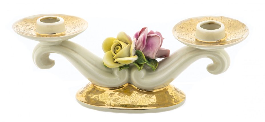 Подсвечник на две свечи декорированный объёмными розами, фарфор , роспись, золочение, фирма "Dresden decorating studios", Германия, 1940-1970 гг., Dresden Area Decorating Studio