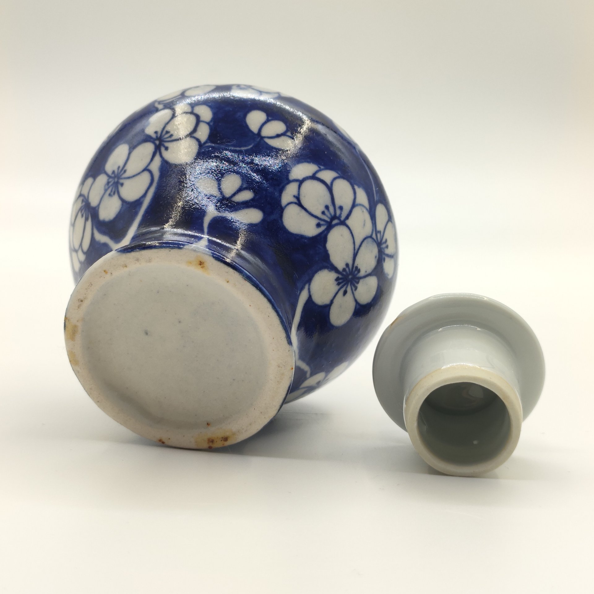 Чайница (имбирница), украшенная декором в виде цветущей сливы мэй (крышка в подборе)