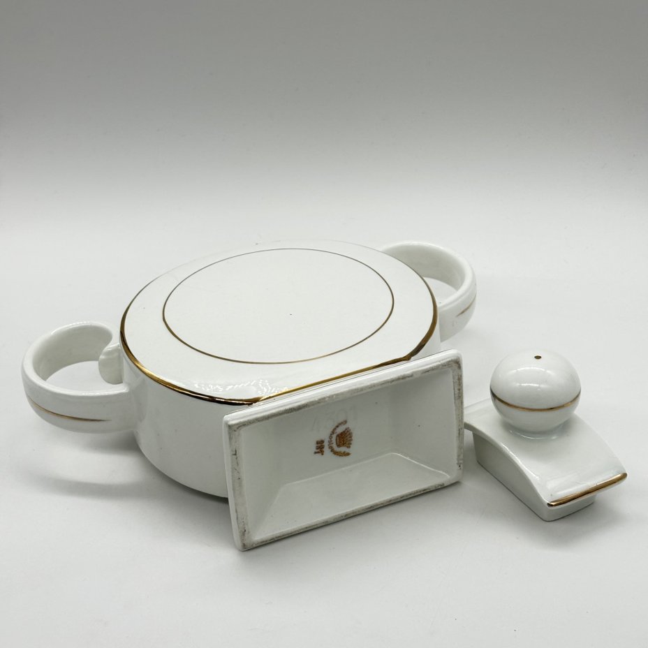 Сахарница "пузатой" формы, фаянс, золочение, Чехословакия, 1960-1980 гг.
