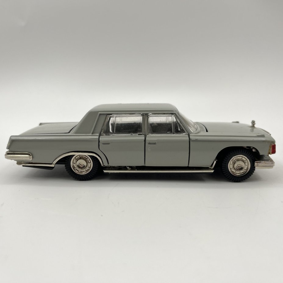 Модель автомобиля "ЗИЛ-117" , в масштабе 1:43, металл, пластик, Саратовский завод «Тантал», СССР, 1980-1990 гг.