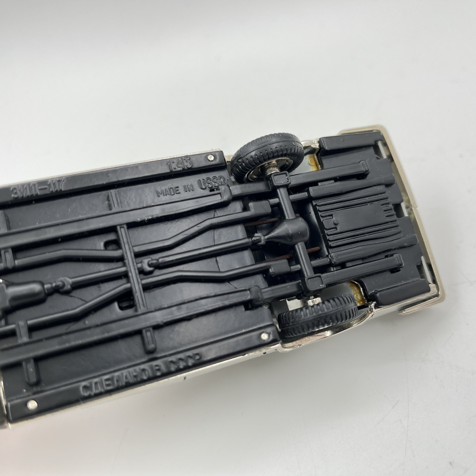 Модель автомобиля "ЗИЛ-117" , в масштабе 1:43, металл, пластик, Саратовский завод «Тантал», СССР, 1980-1990 гг.