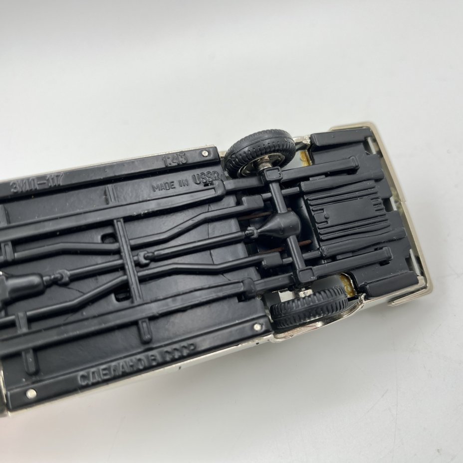 Модель автомобиля "ЗИЛ-117" , в масштабе 1:43, металл, пластик, Саратовский завод «Тантал», СССР, 1980-1990 гг.