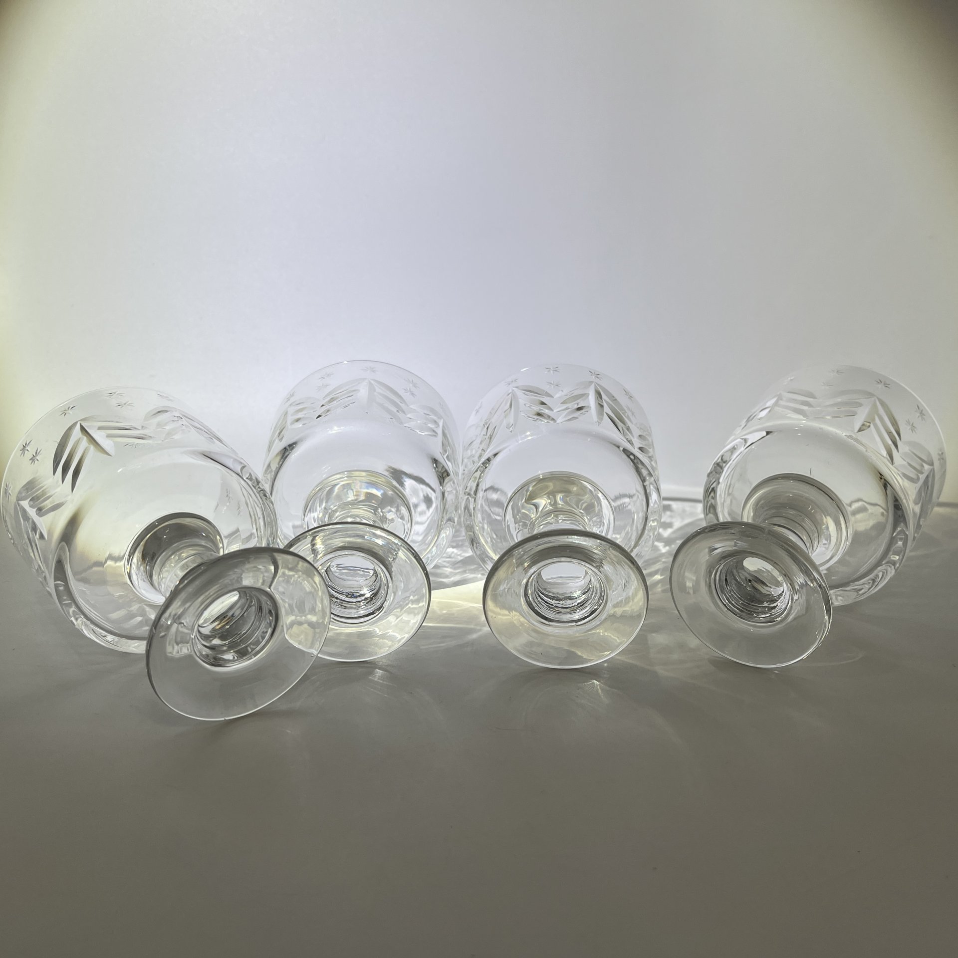 Набор из 4-х фужеров, украшенных изображением снежинок, хрусталь, алмазная грань, Завод «Красный Гигант», СССР, 1970-1990 гг.