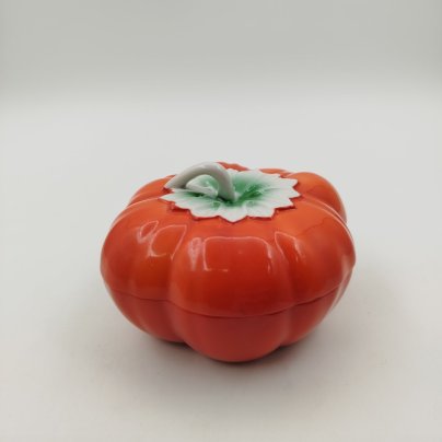 Маслёнка "Помидор", фарфор, крытьё, аэрография, Дмитровский фарфоровый завод (ДФЗ Вербилки), СССР, 1954-1965 гг., Дмитровский фарфоровый завод (ДФЗ Вербилки)