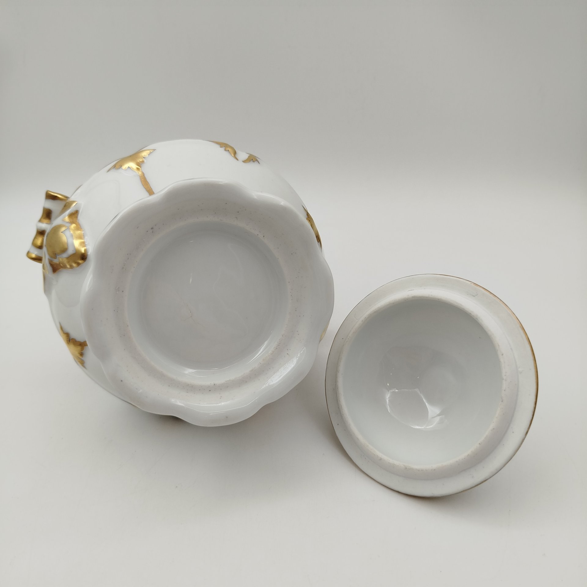 Сахарница (бонбоньерка), фарфор, золочение, Западная Европа, 1930-1960 гг.
