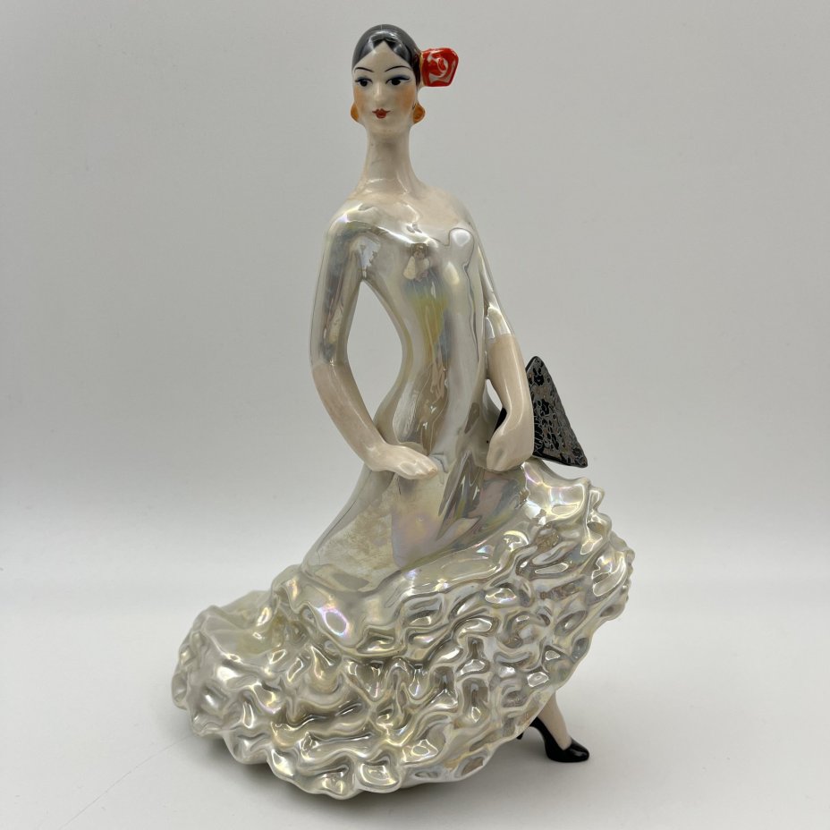 Статуэтка "Кармен" ("Испанский танец"), автор О. Л. Жникруп