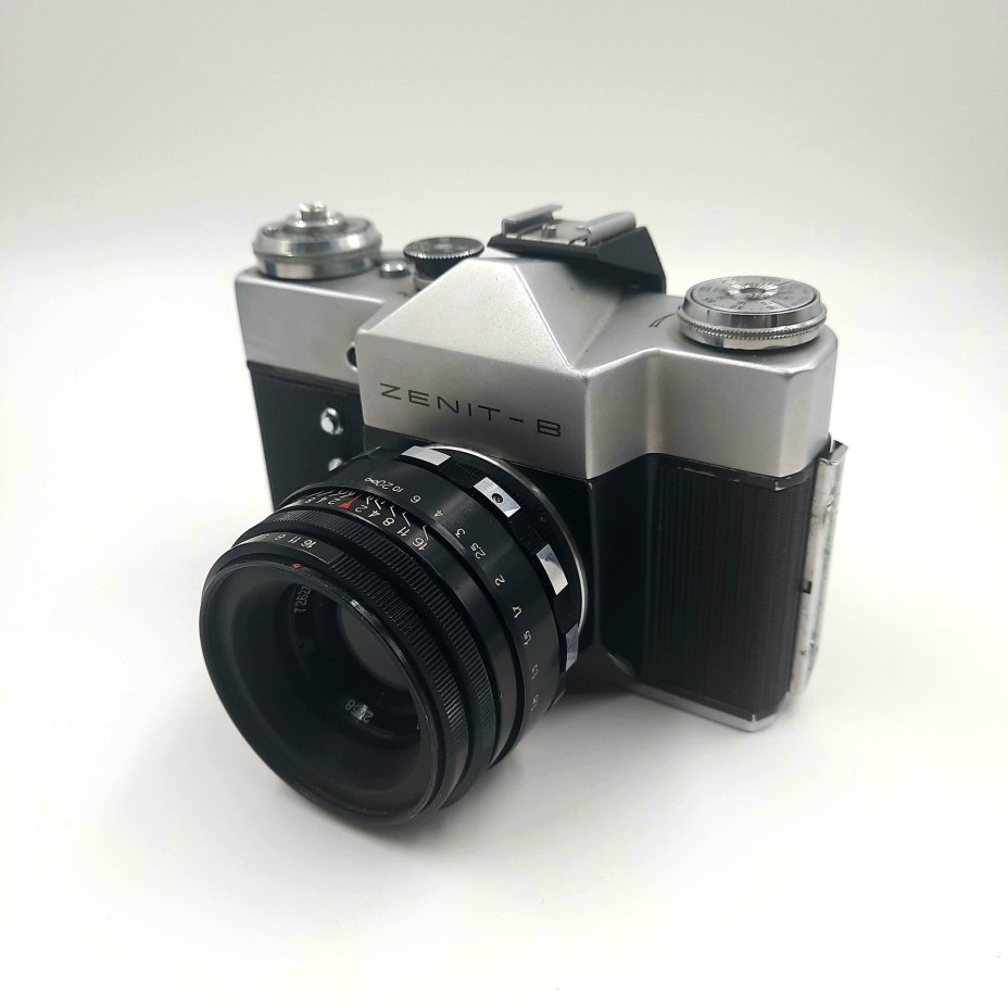 Фотоаппарат "Зенит-В" с объективом "Гелиос-44-2" в родном кофре, Красногорский механический завод (КМЗ)