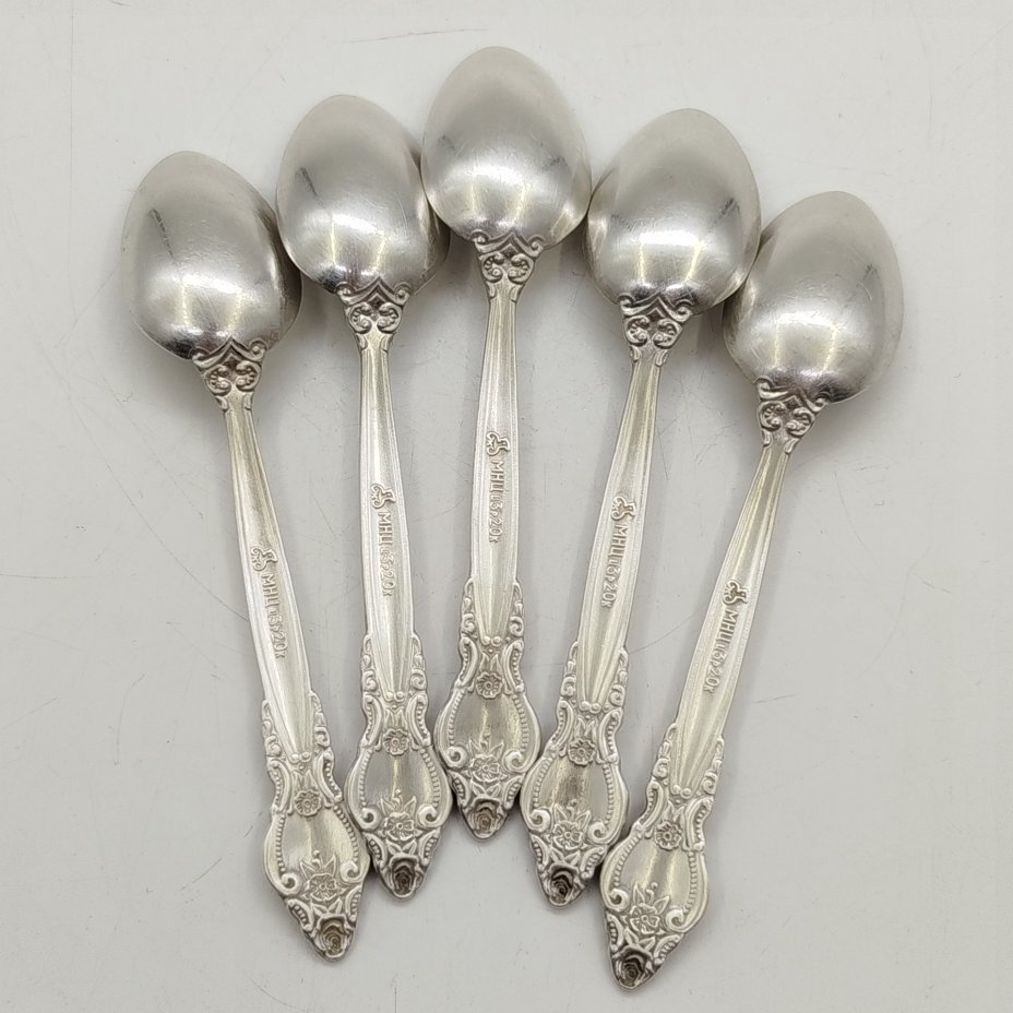 Набор из пяти кофейных ложек с цветочным декором, мНЦ (медь-никель-цинк), Кольчугинский завод цветных металлов, СССР, 1960-1990 гг.