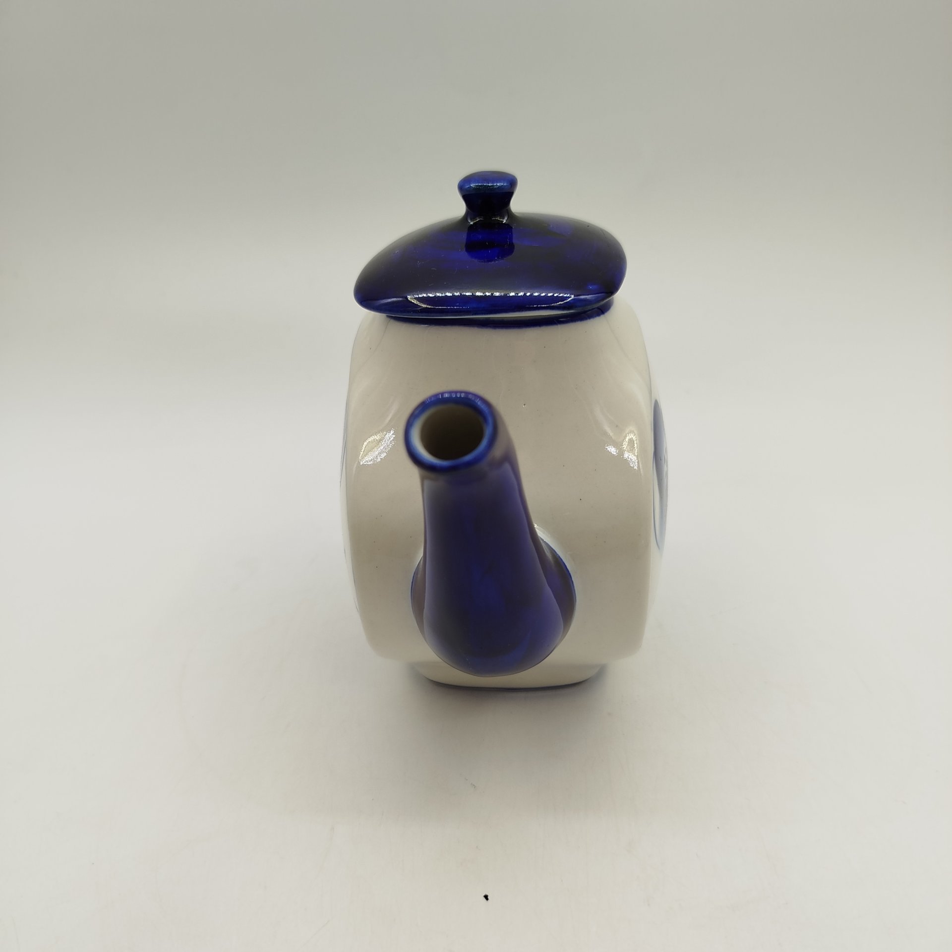 Чайник заварочный с растительным декором, фарфор, роспись, Объединение «Гжель», СССР, 1972-1985 гг.