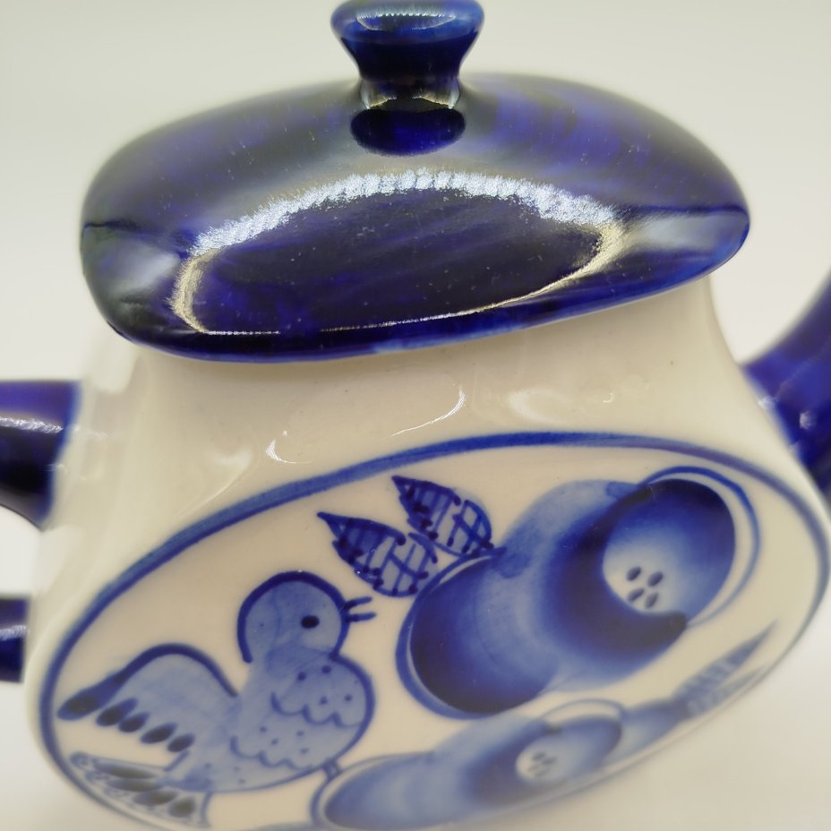 Чайник заварочный с растительным декором, фарфор, роспись, Объединение «Гжель», СССР, 1972-1985 гг.