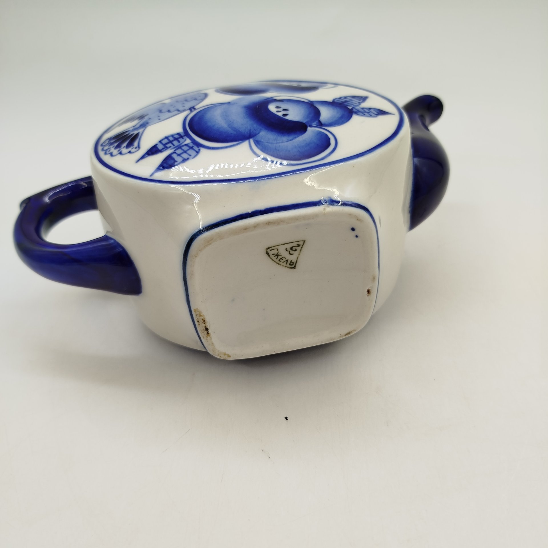 Чайник заварочный с растительным декором, фарфор, роспись, Объединение «Гжель», СССР, 1972-1985 гг.