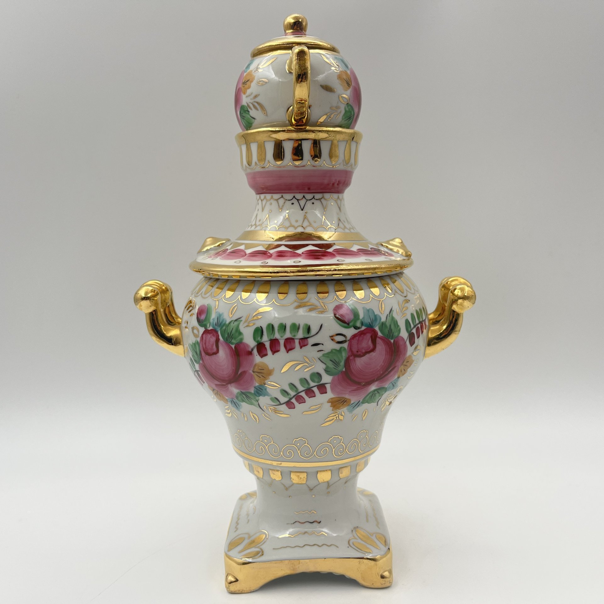 Статуэтка "Самовар с заварочным чайником", фарфор, роспись, золочение, Объединение «Гжель», СССР, 1972-1985 гг.