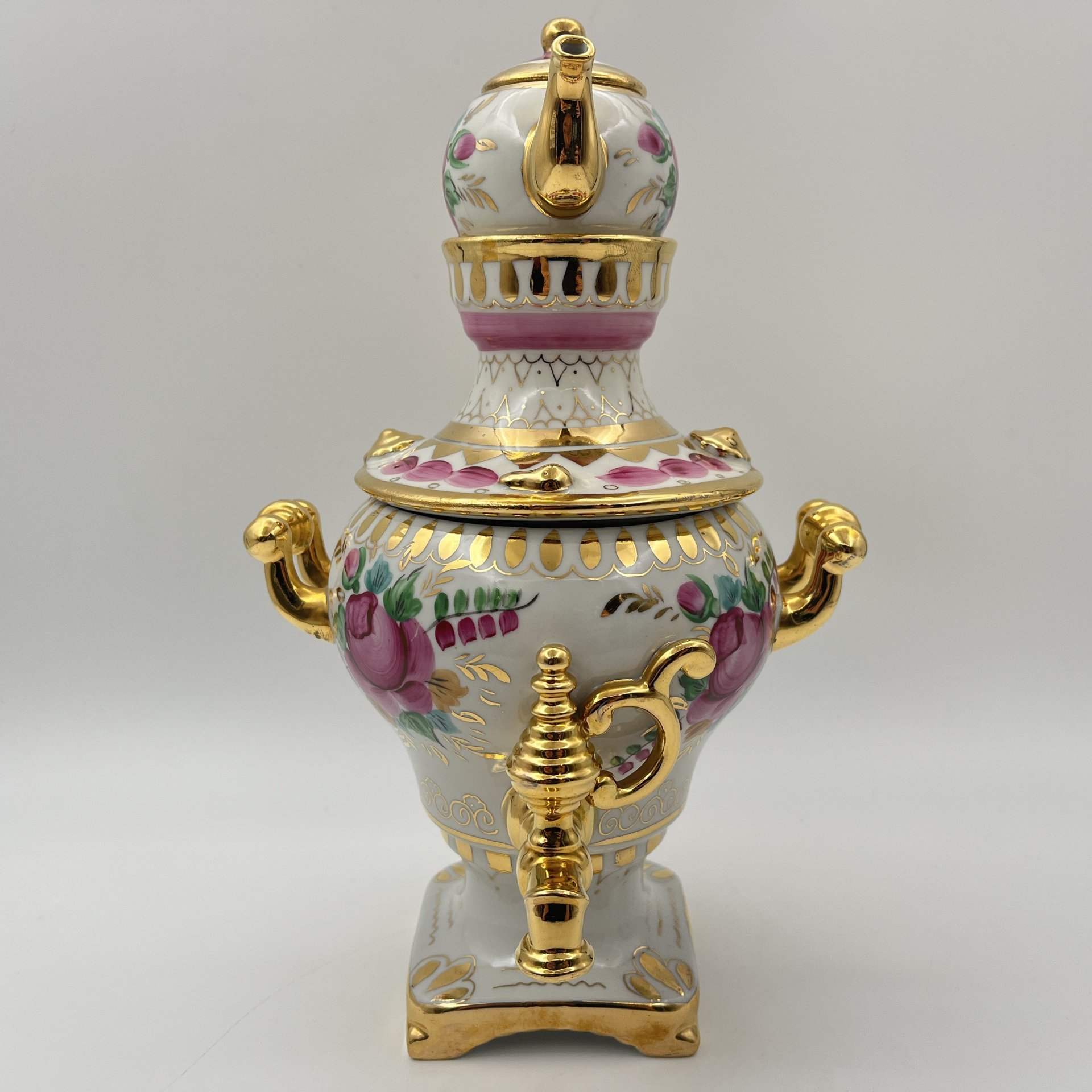 Статуэтка "Самовар с заварочным чайником", фарфор, роспись, золочение, Объединение «Гжель», СССР, 1972-1985 гг.