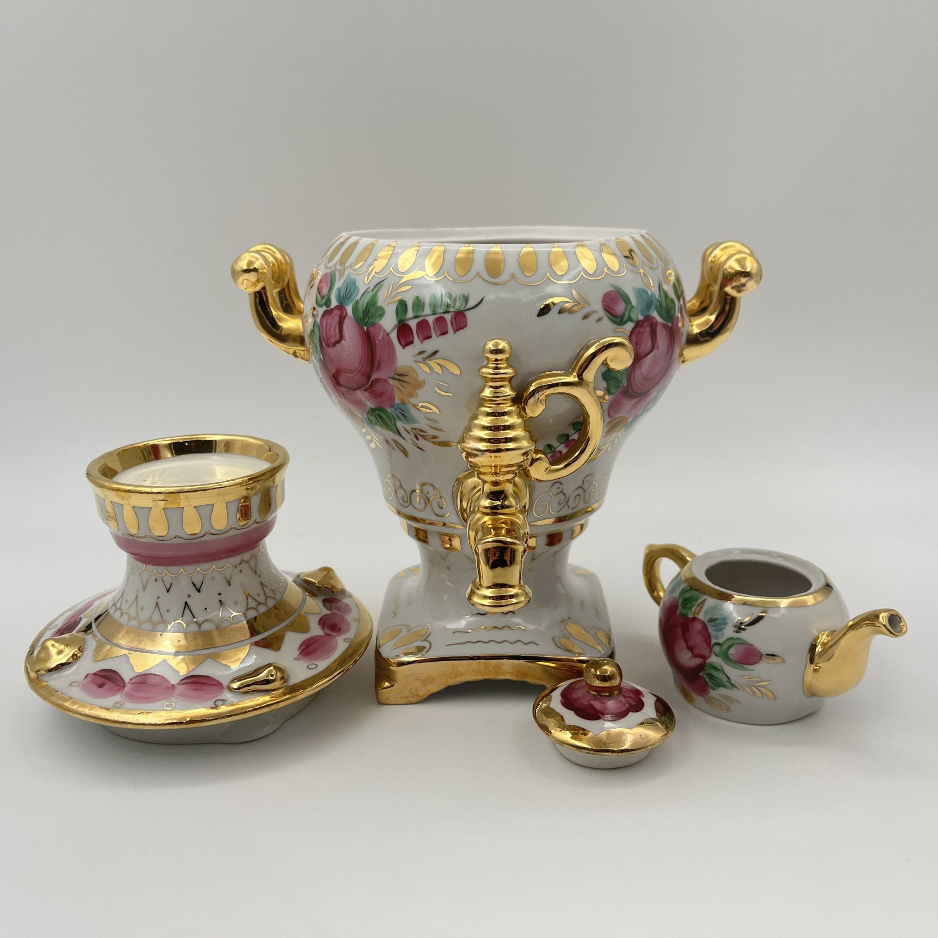 Статуэтка "Самовар с заварочным чайником", фарфор, роспись, золочение, Объединение «Гжель», СССР, 1972-1985 гг.