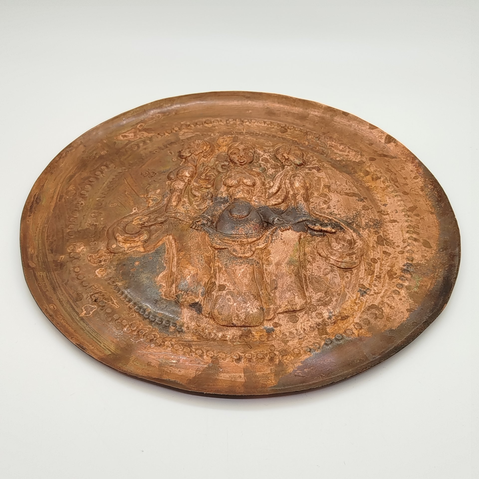 Тарелка настенная "Три грации"