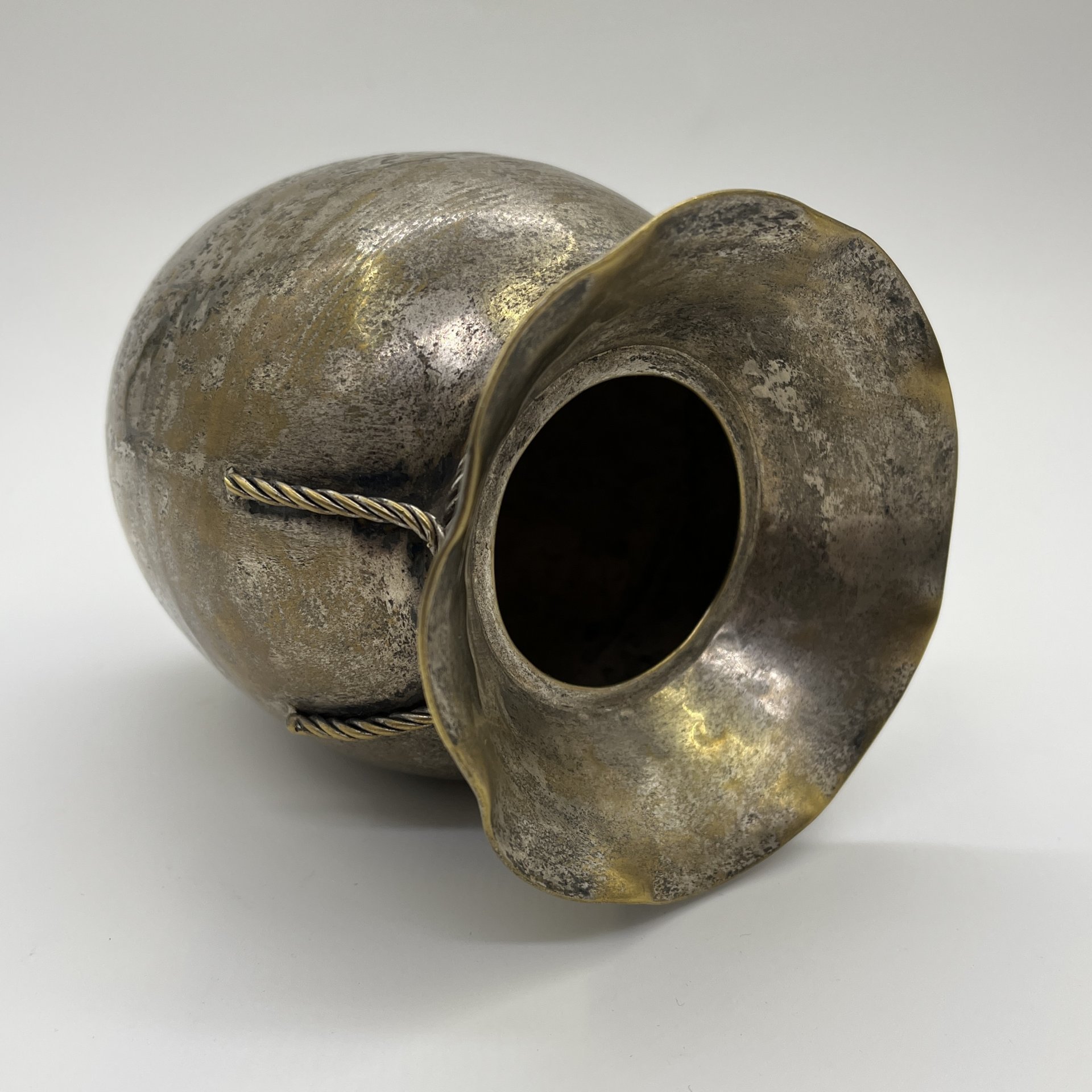 Ваза интерьерная со шнурком, металл, 1970-1990 гг.