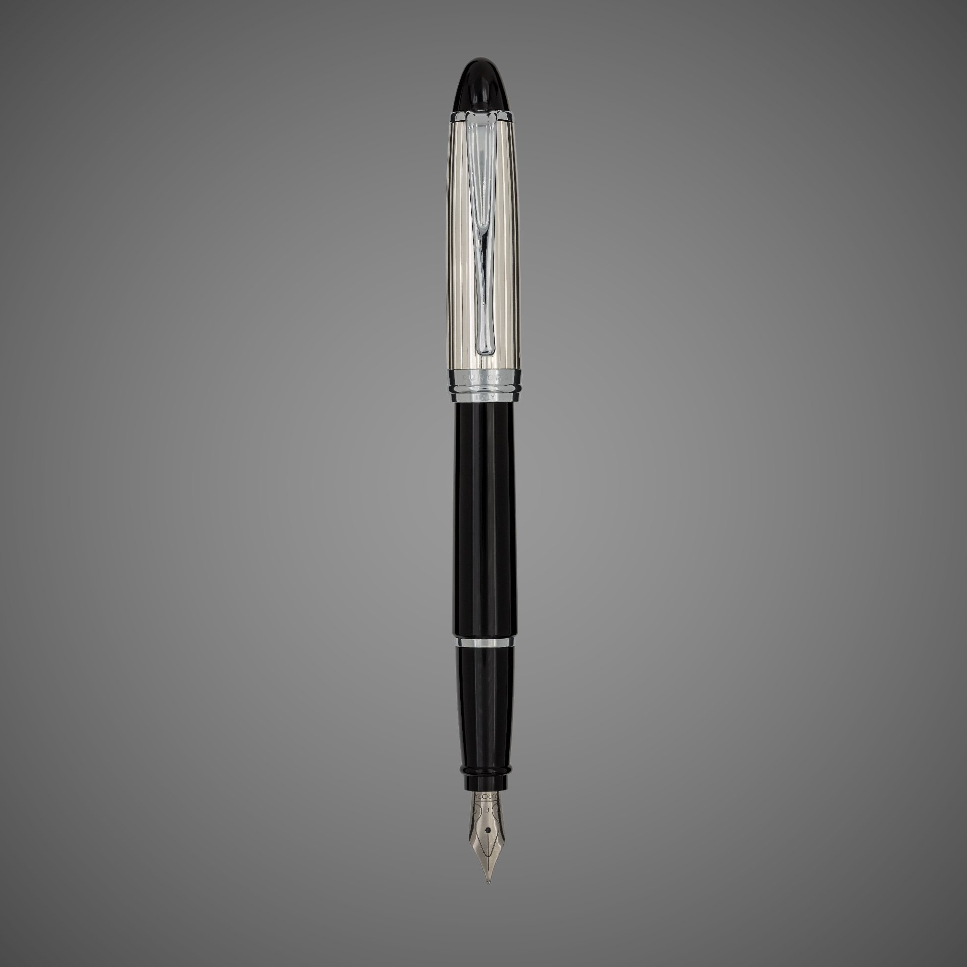 Перьевая ручка Aurora Ipsilon black CT, перо - М, в подарочной коробке, Драгметаллы: серебро, смола