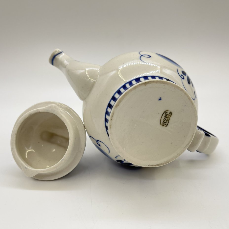 Чайник заварочный с флористическим декором, фарфор, роспись, Объединение «Гжель», СССР, 1986-1991 гг.